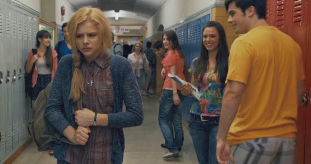 Carrie 2013 Shower Scene